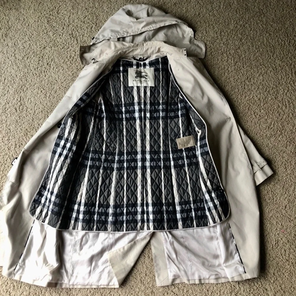 Burberry Classic Women's Double-Breasted Trench Coat - Cream. Size 10 - Picture 6 of 16